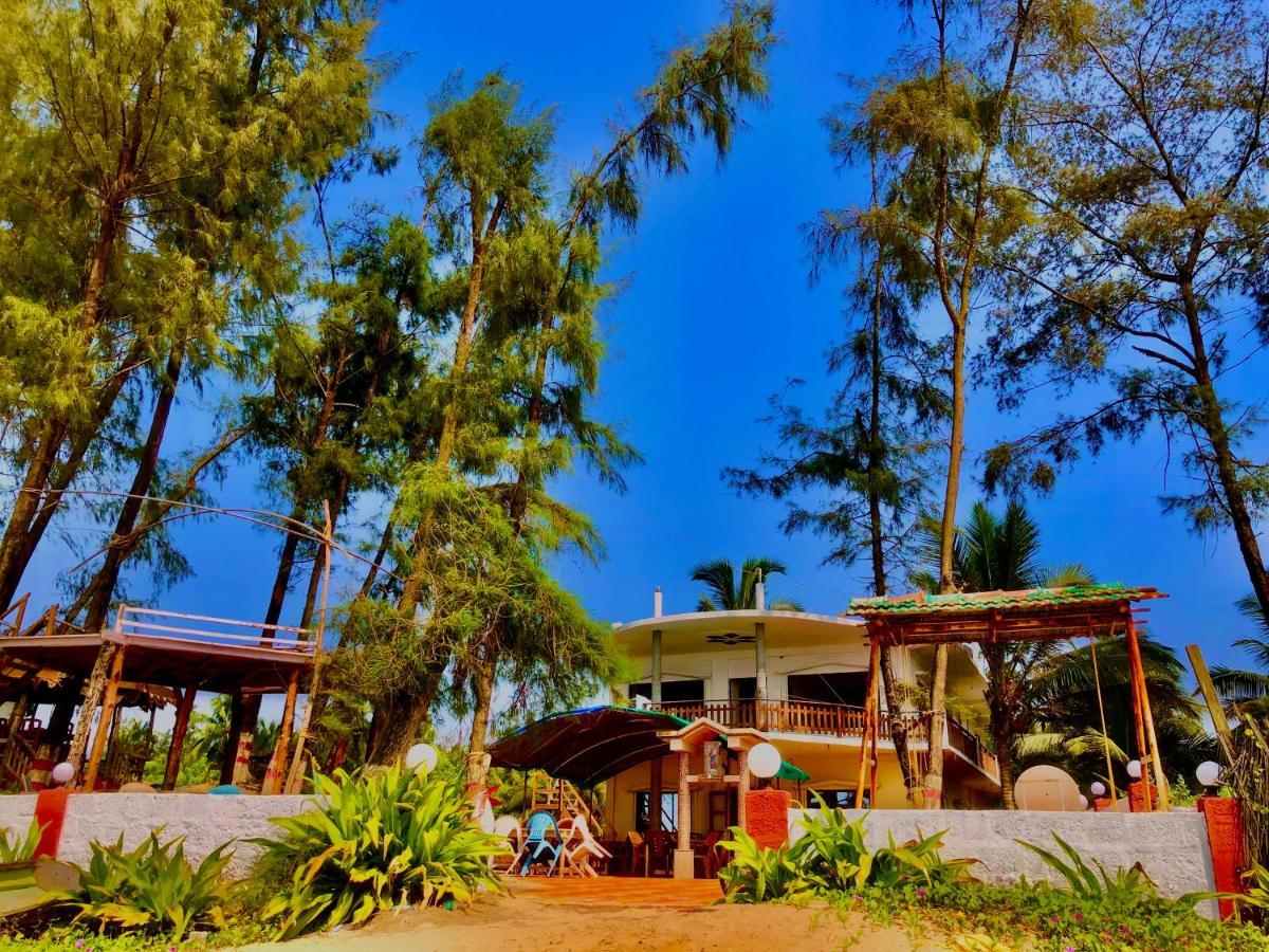 Sam & San Beach Resort Vengurla Exterior foto